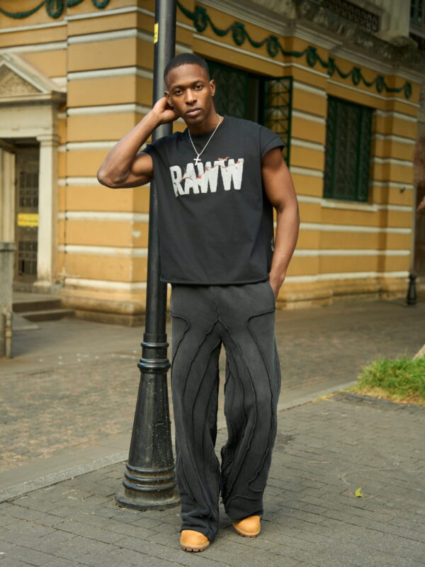 LIFESTYLES SLEEVELESS TEE